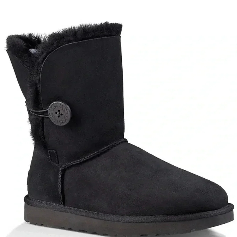 Great Condition Ugg Bailey Button Boot - image 8